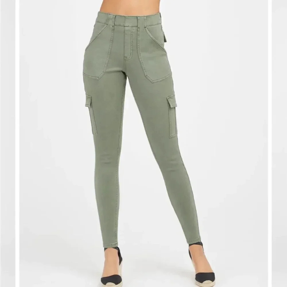 SPANX Stretch Twill Ankle Cargo Pant Soft sage NWT women’s size SP Shaping